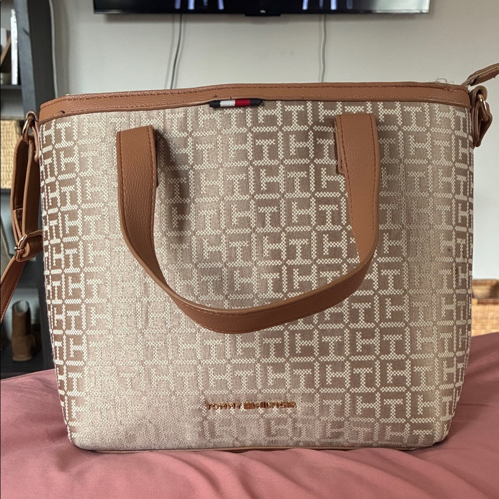 Tommy Hilfiger Brown and Cream Tote Bag